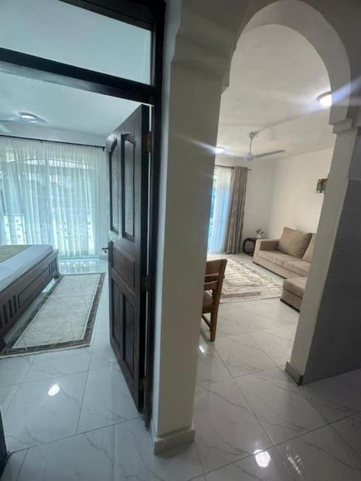 Grey Pearl Apartments Where Raha Is Also Our Priority Малинди Екстериор снимка